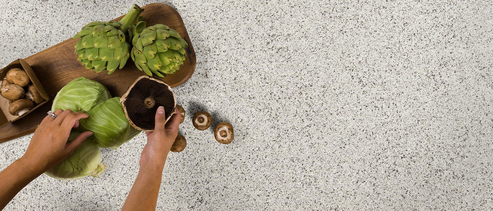 peppercorn-white-quartz-vignette